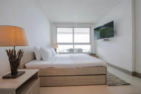 Palmetto Beach 2802 & Sea View - Hot Water- 2BTH